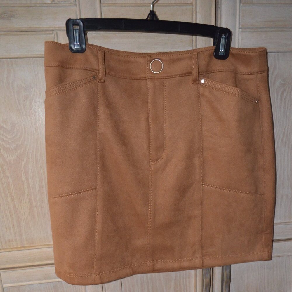White House Black Market Faux Suede Boot/Mini Skirt, Size 12 – NWOT